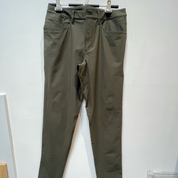 lululemon athletica Men's Khaki Chinos - Picture 2 of 5